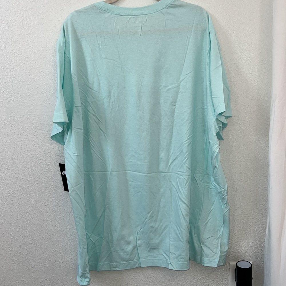Nike Men’s T-Shirt - Picture 3 of 4